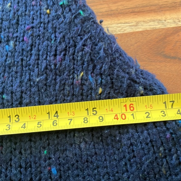 Size large navy Blue Tunic sleeveless with a turtleneck. - Picture 8 of 9